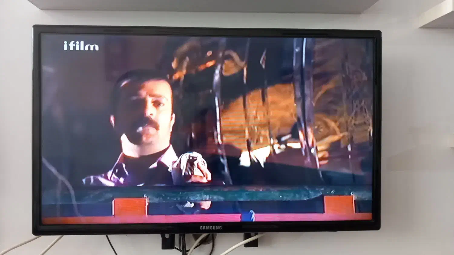 تلویزیون ال ای دی ۳۲ سالم|تلویزیون و پروژکتور|بردسکن, |دیوار