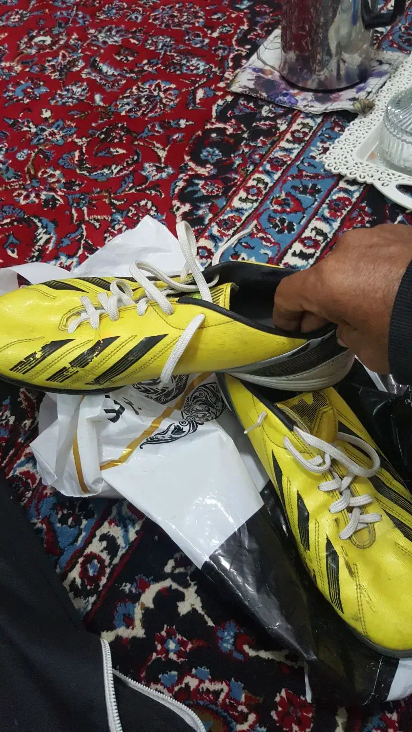 کفش فوتسالی|تجهیزات ورزشی|بوشهر, |دیوار