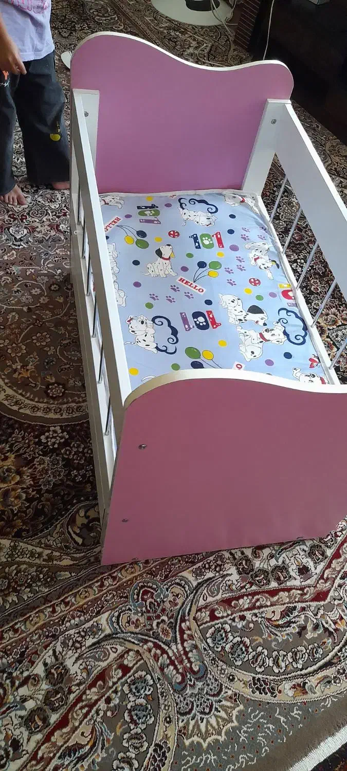 تخت گهواره ای|تخت و صندلی بچه|قیدار, |دیوار