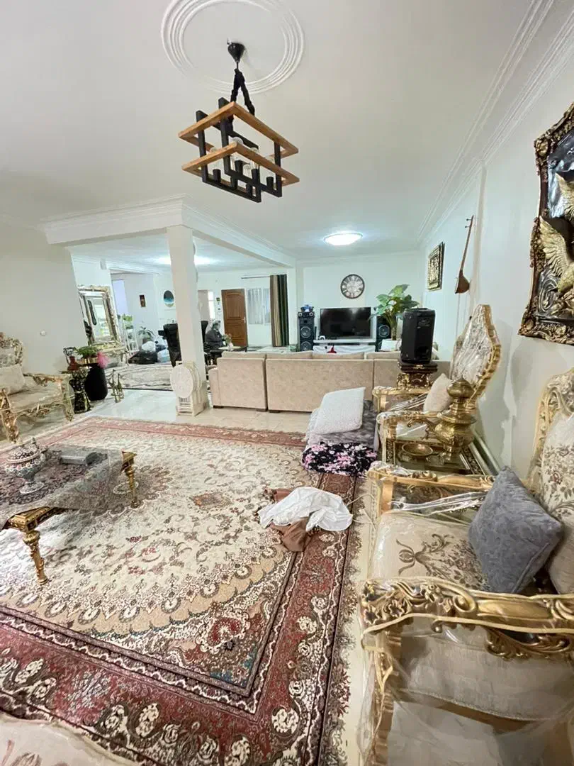 ۱۸۰متر ۳خ با ۱۸۰متر حیاط ویلایی فلکه اول صادقیه|اجارهٔ خانه و ویلا|تهران, صادقیه|دیوار