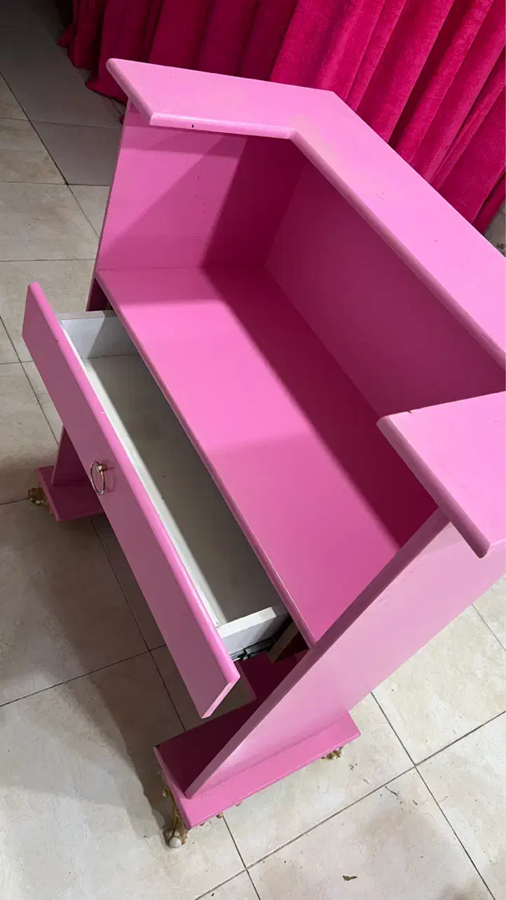 وسایل سالن زیبایی|صندلی و نیمکت|بومهن, |دیوار