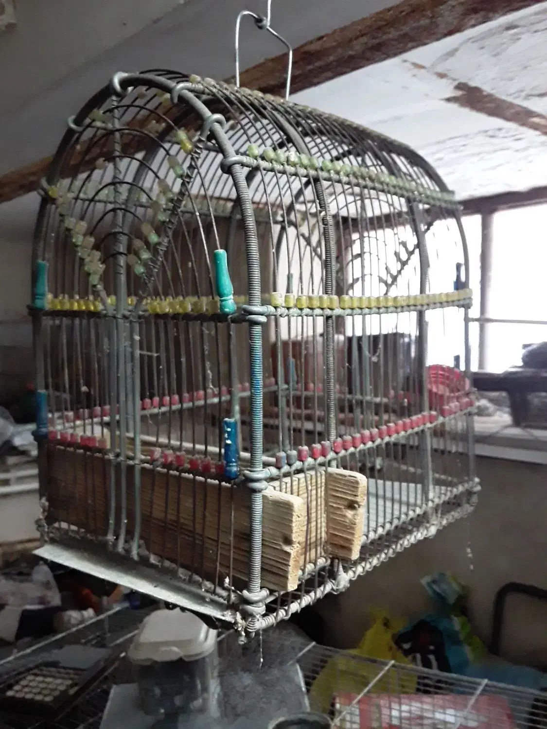 تعدادی قفس جای سهره و قناری|لوازم جانبی حیوانات|بروجرد, |دیوار