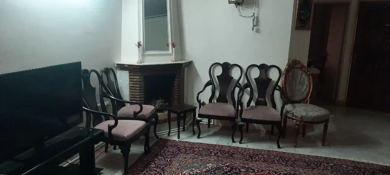 مبل ۸ نفره چوبی تمیز و سالم|مبلمان خانگی و میز عسلی|تهران, تهرانپارس جنوبی|دیوار