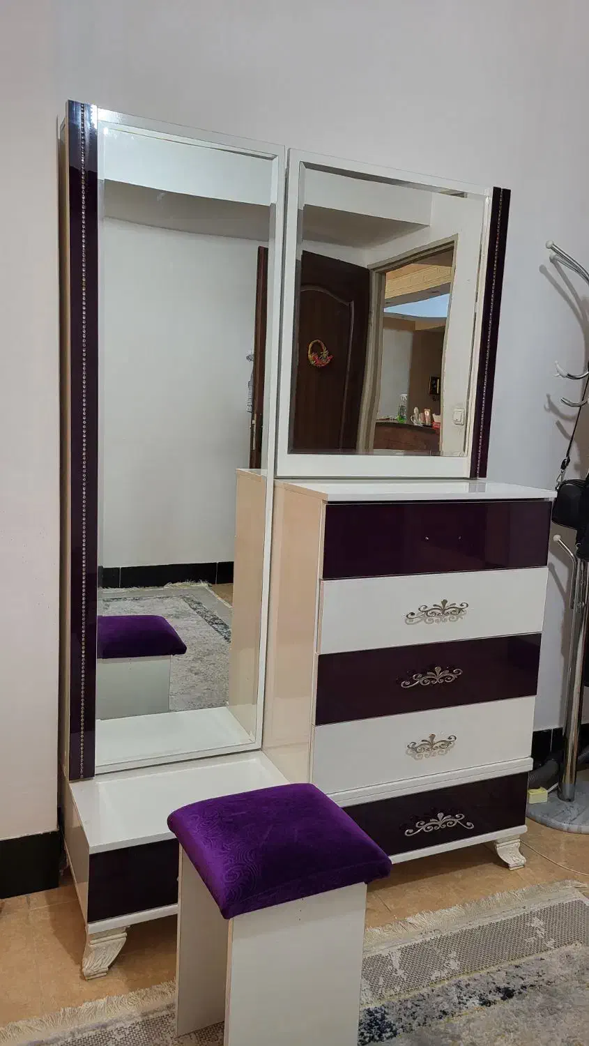 دراور و میزآرایشی|جاکفشی، کمد، دراور|صدرا-فارس, فاز ۱|دیوار