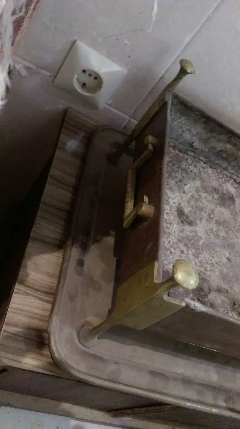 منقل سینی یزدی|کلکسیون اشیاء عتیقه|یزد, |دیوار