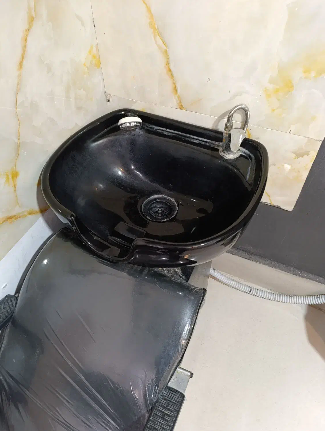 سرشور، صندلی رنگ|آرایشگاه و سالن‌های زیبایی|نیشابور, بنیاد شهید|دیوار