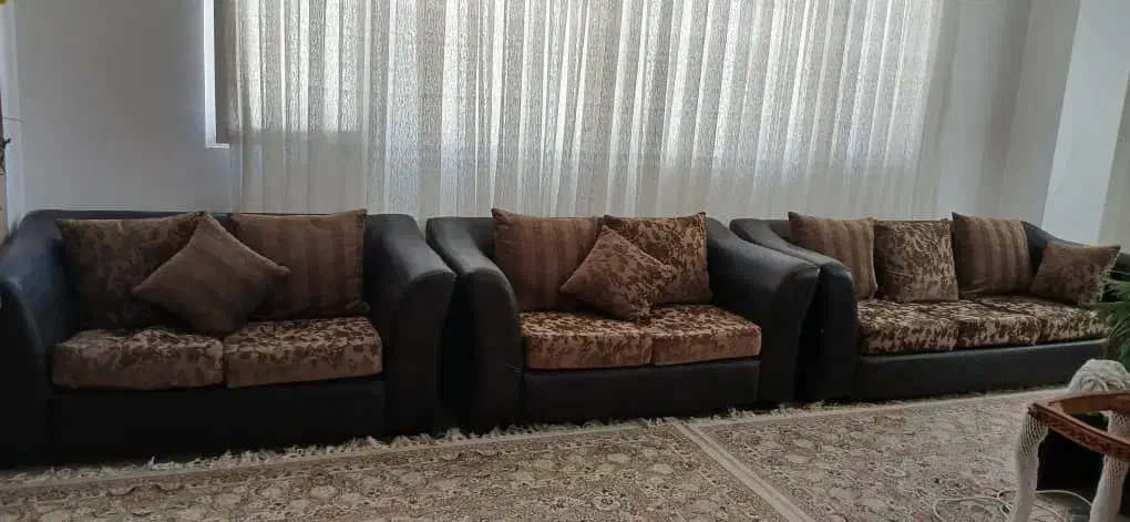 مبل چرمی|مبلمان خانگی و میز عسلی|شیراز, شهرک گلدشت حافظ‎|دیوار