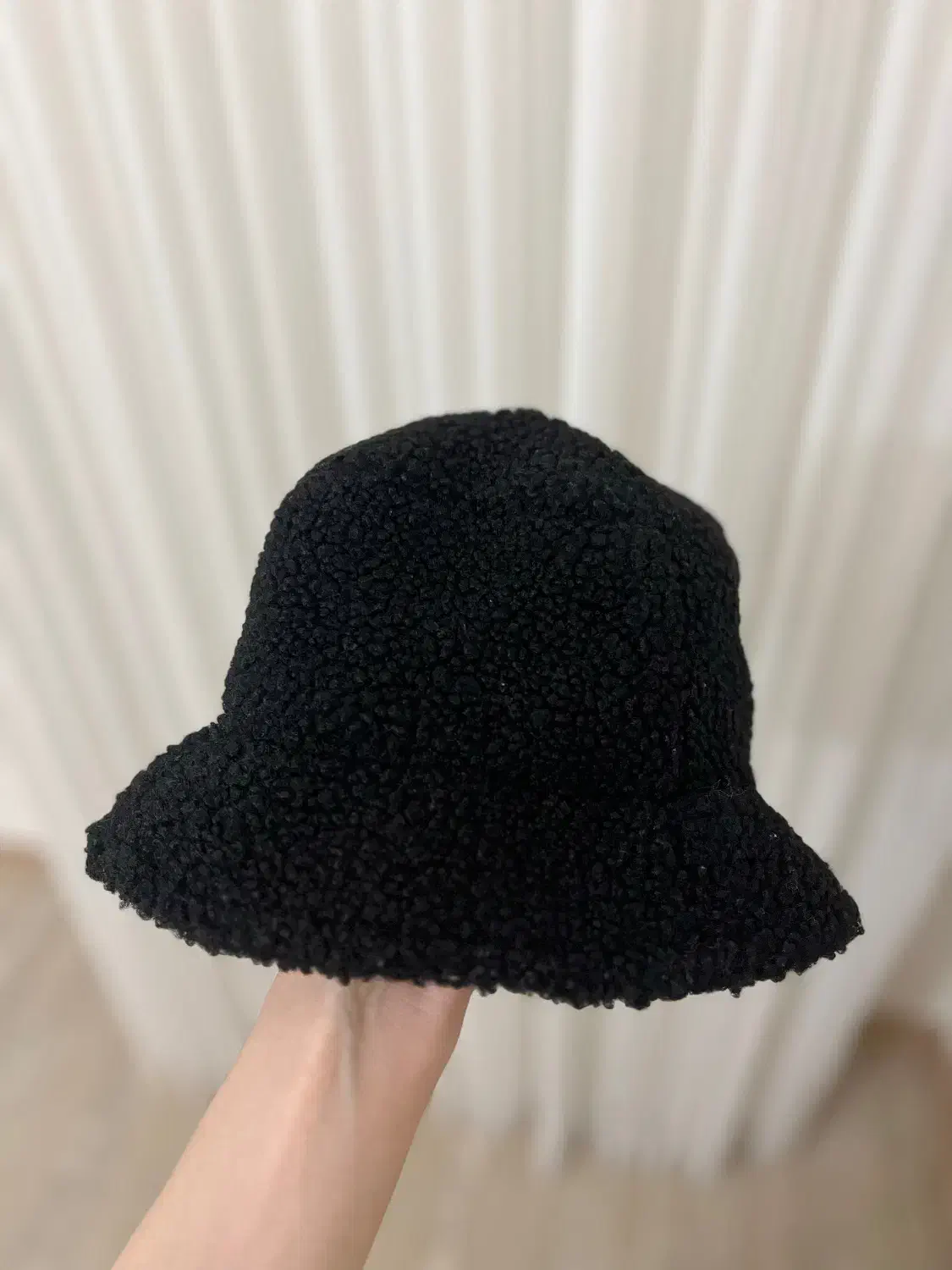 کلاه باکت تدی|لباس|اهر, |دیوار