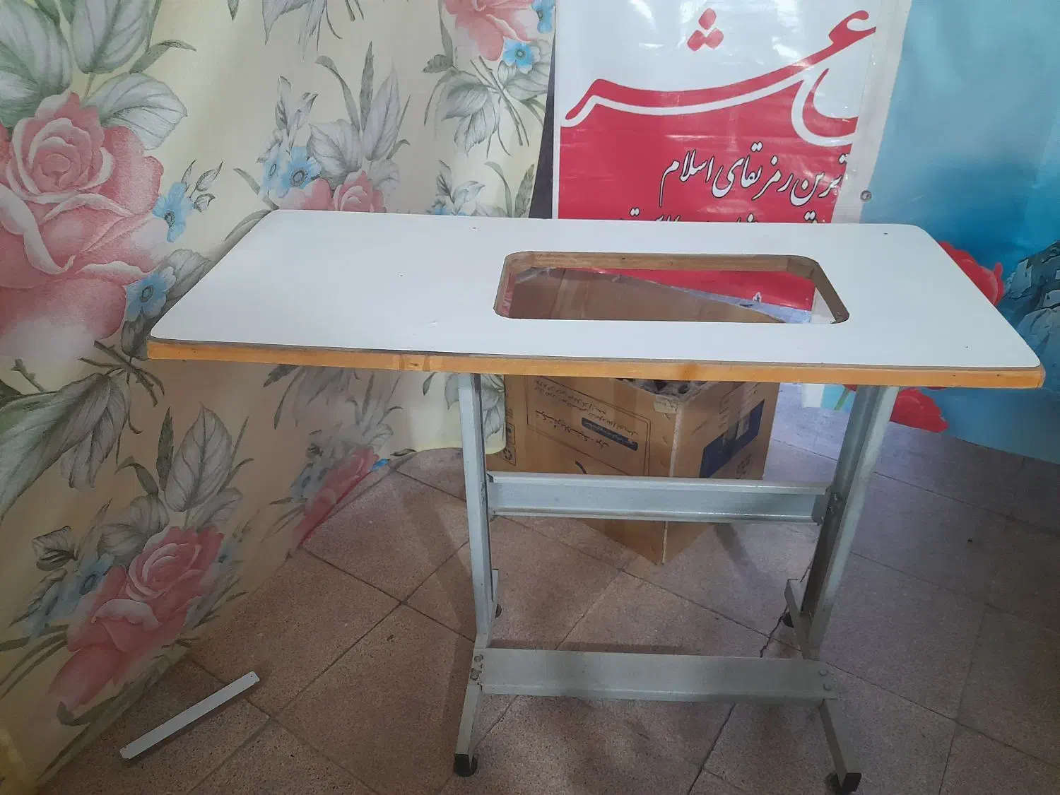 میز چرخ خیاطی|چرخ خیاطی و ریسندگی|تبریز, |دیوار