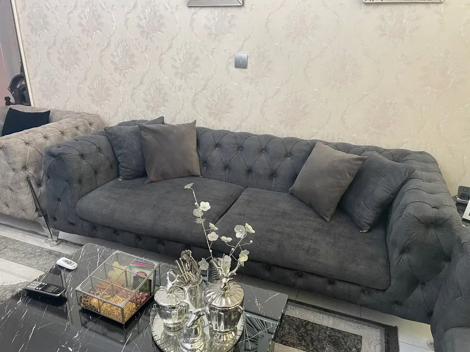 مبلمان هشت نفره در حد نو ( فروش فوری)|مبلمان خانگی و میز عسلی|کرج, شاهین‌ویلا|دیوار