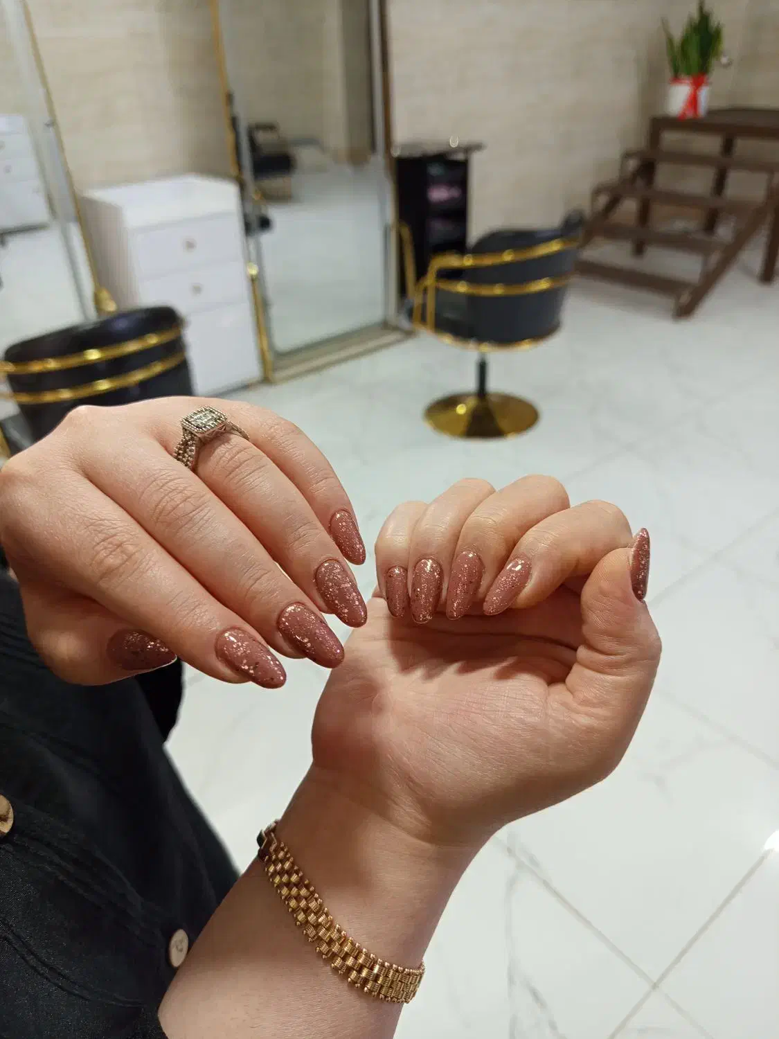 خدمات تخصصی ناخن گنبد|خدمات آرایشگری و زیبایی|گنبد کاووس, |دیوار