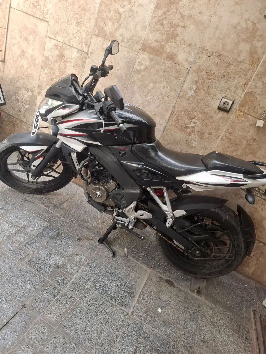 موتور ns200موتوری سالم بدون یه هزاری خرج|موتورسیکلت|گلستان (تهران), |دیوار