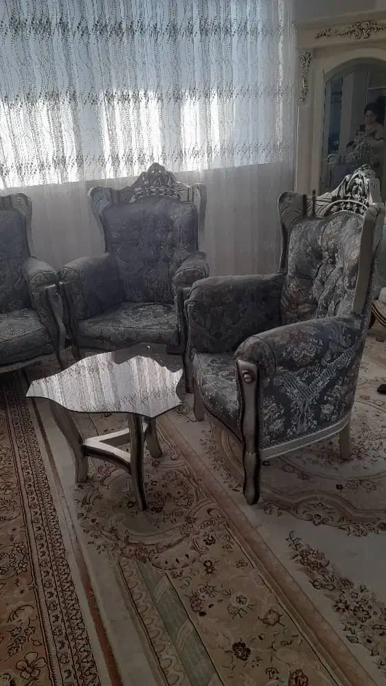 مبلمان ۹ نفره با میز عسلی و جلومبلی|مبلمان خانگی و میز عسلی|رشت, سعدی (تختی)|دیوار