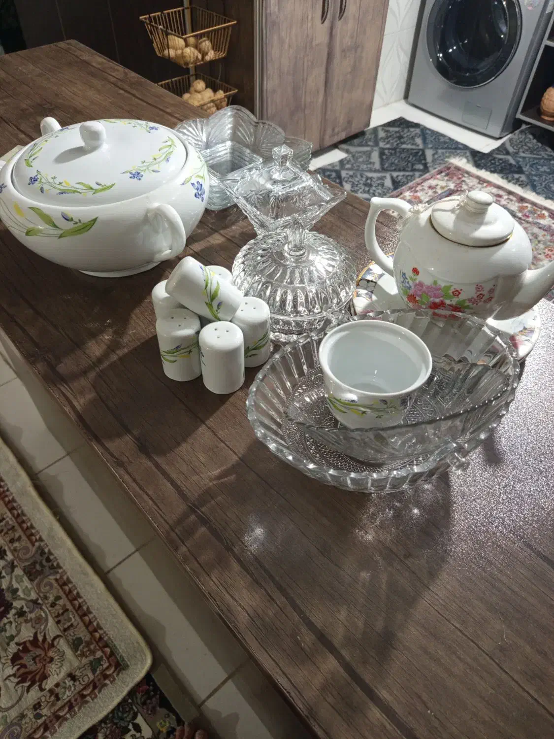 قوری و شکلات خوری|ظروف سرو و پذیرایی|نهاوند, |دیوار