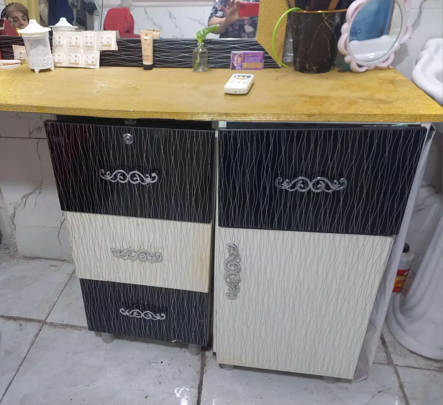 اینه قدی میز کار ..بوفه|مبلمان خانگی و میز عسلی|رشت, نظری|دیوار