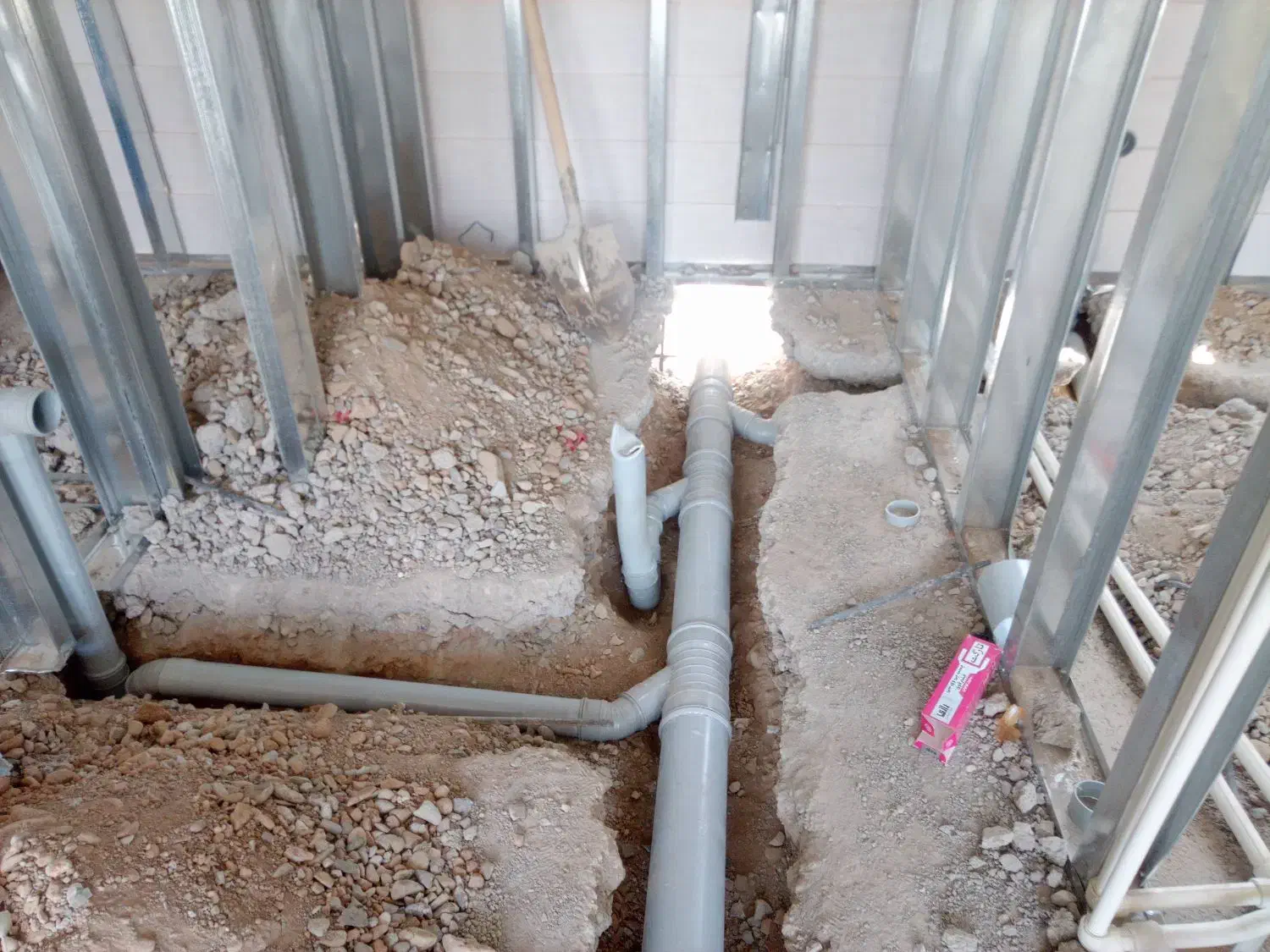 لوله کشی آب فاضلاب نصب شیرآلات وبرق کاری هومه ساوچ|خدمات پیشه و مهارت|هشتگرد, فاز ۳ مهستان|دیوار