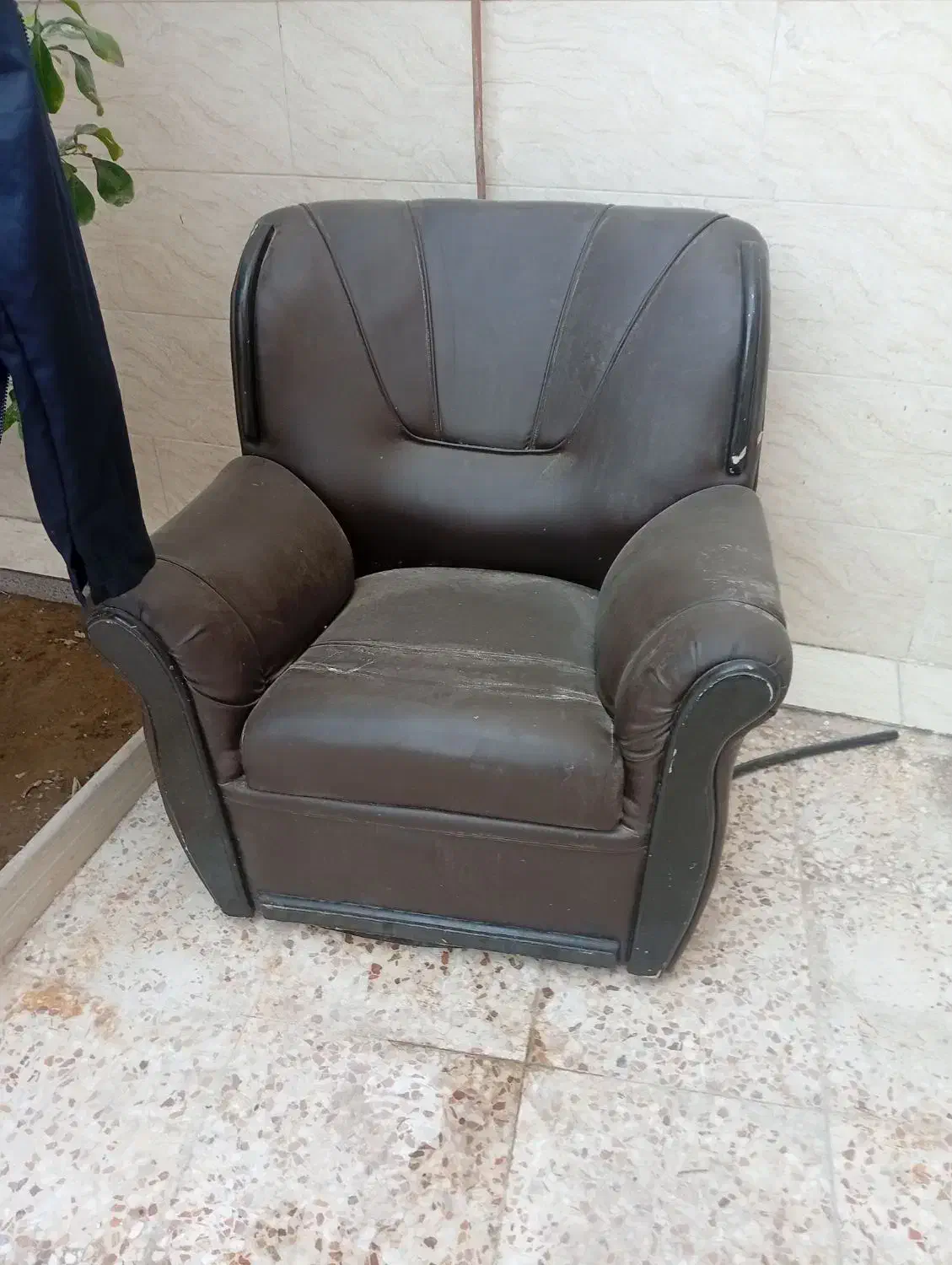 مبل چرمی هفت نفره|مبلمان خانگی و میز عسلی|بوشهر, |دیوار