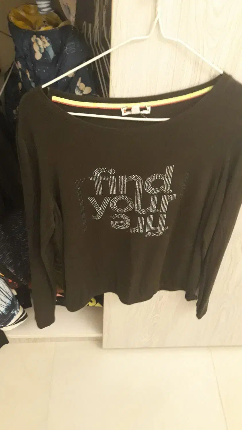 لباس|لباس|پردیس, فاز ۸|دیوار