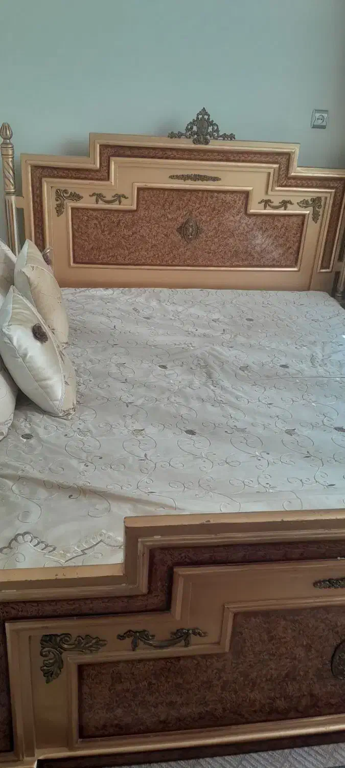 تخت چوبی دونفره|تخت و سرویس خواب|خمینی‌شهر, |دیوار