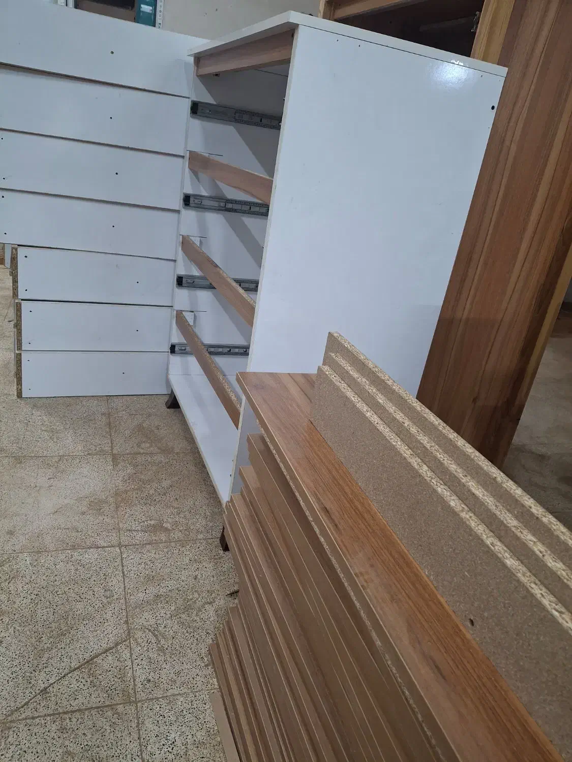 استخدام مونتاژ کار کابینت|استخدام صنعتی، فنی، مهندسی|پاکدشت, پاکدشت (مامازند)|دیوار