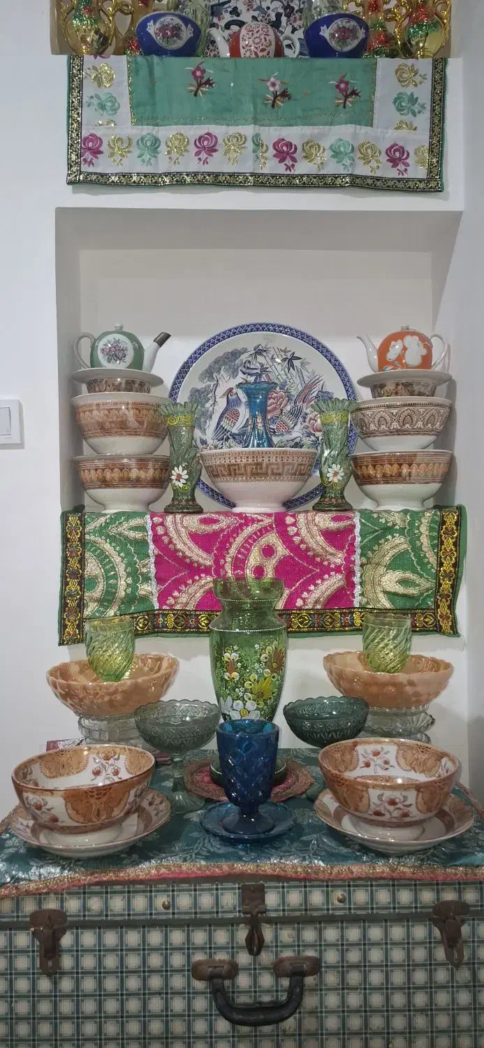 ظرف|کلکسیون اشیاء عتیقه|جم, |دیوار