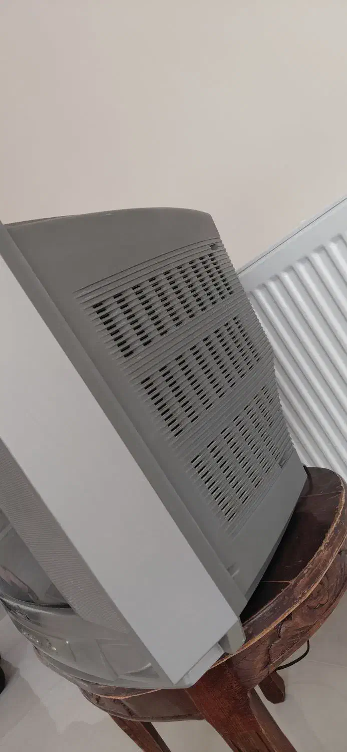 یک عدد تلوزیون سامسونگ ۲۱ اینچی|تلویزیون و پروژکتور|زنجان, |دیوار