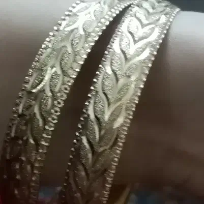 النگو بدل|بدلیجات|قم, منبع آب|دیوار