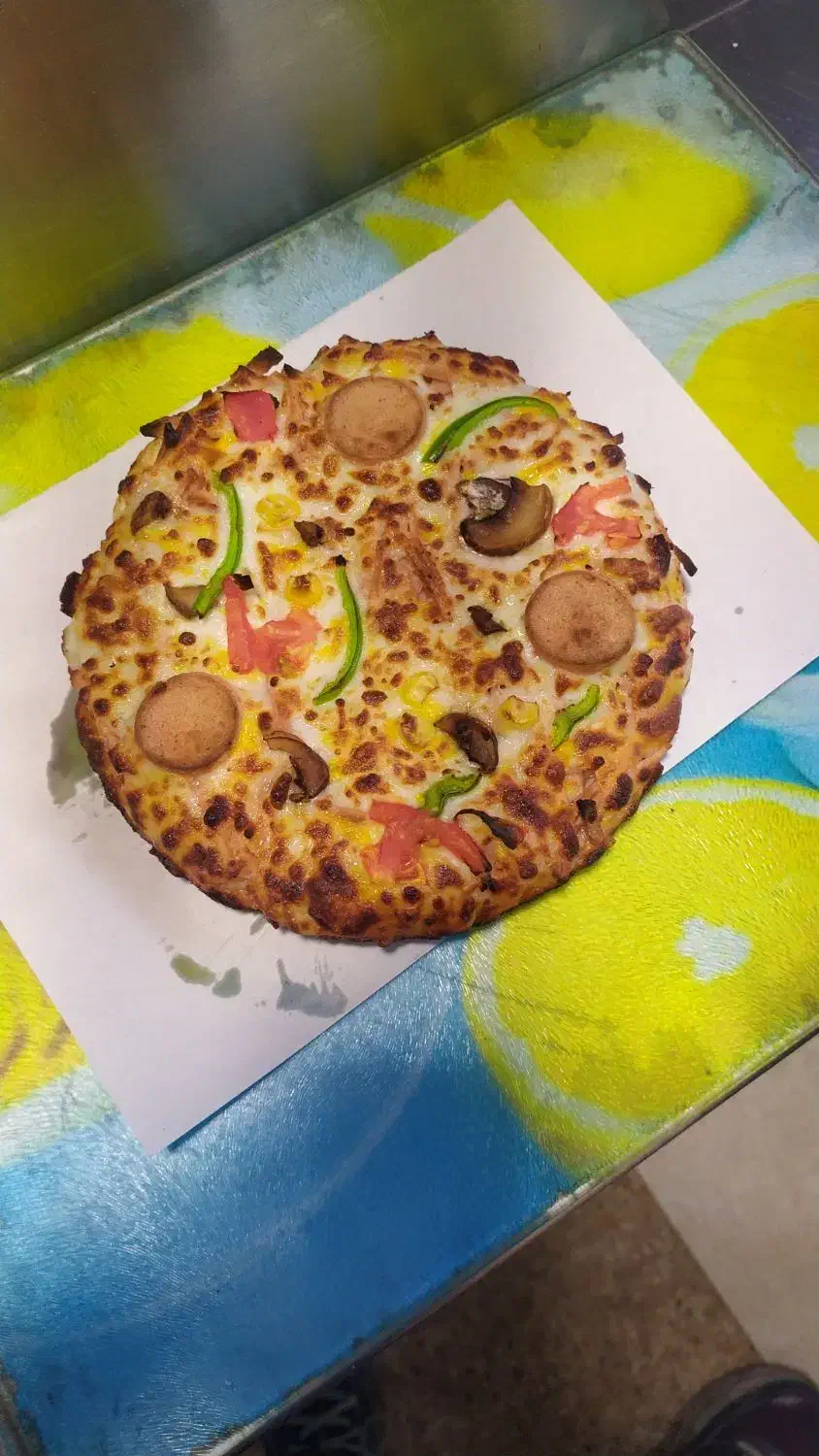 همکار اقا و خانم جهت کار در فست فود|استخدام خدمات فروشگاه و رستوران|خرمآباد, |دیوار