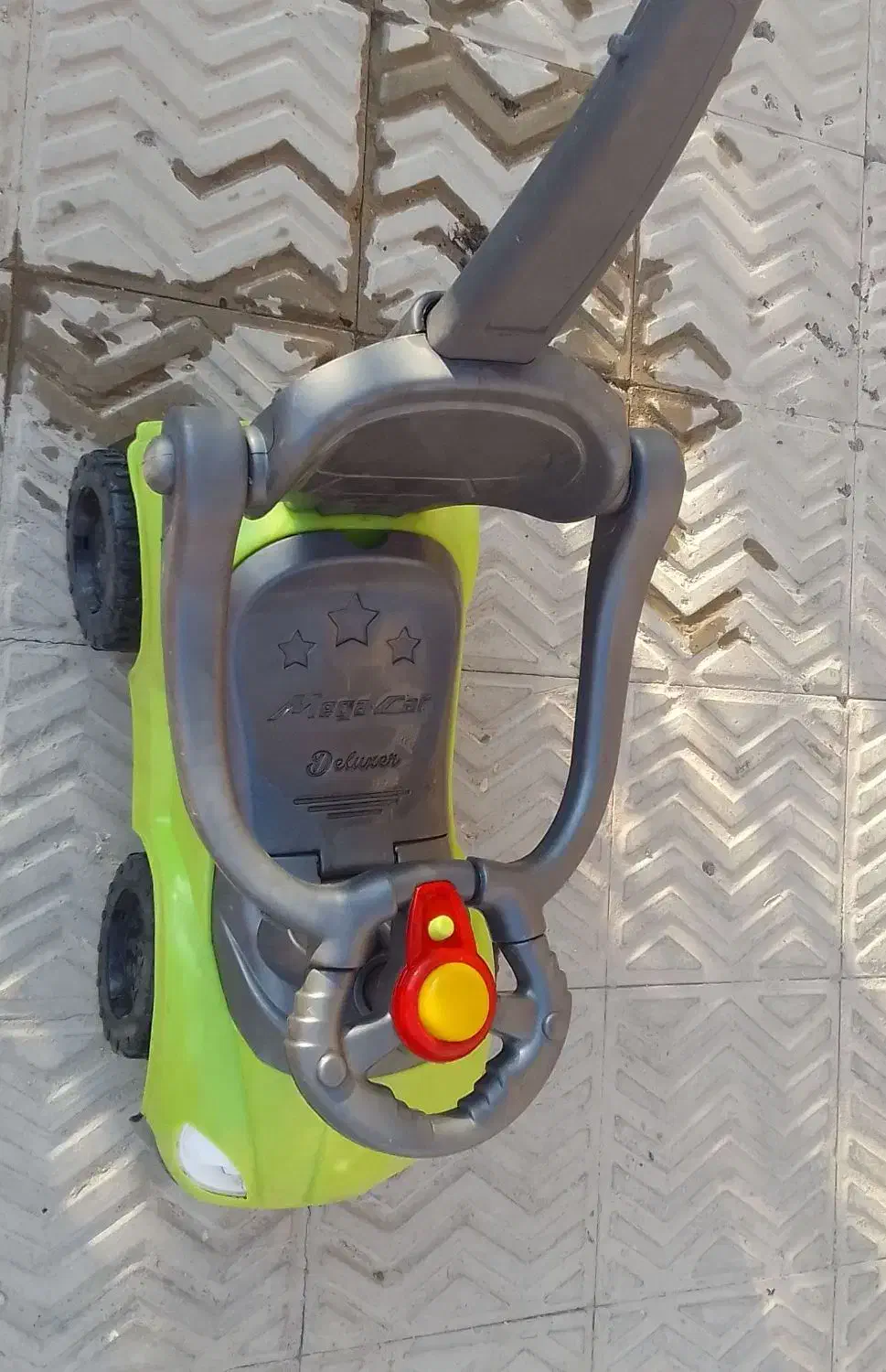 ماشین کودک|اسباب‌بازی بچه|بافت, |دیوار