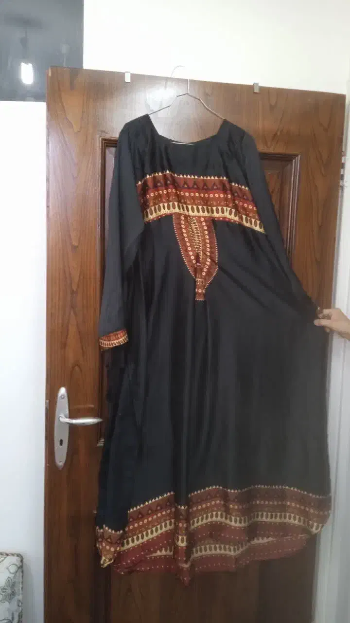 شومیز|لباس|برخوار, |دیوار