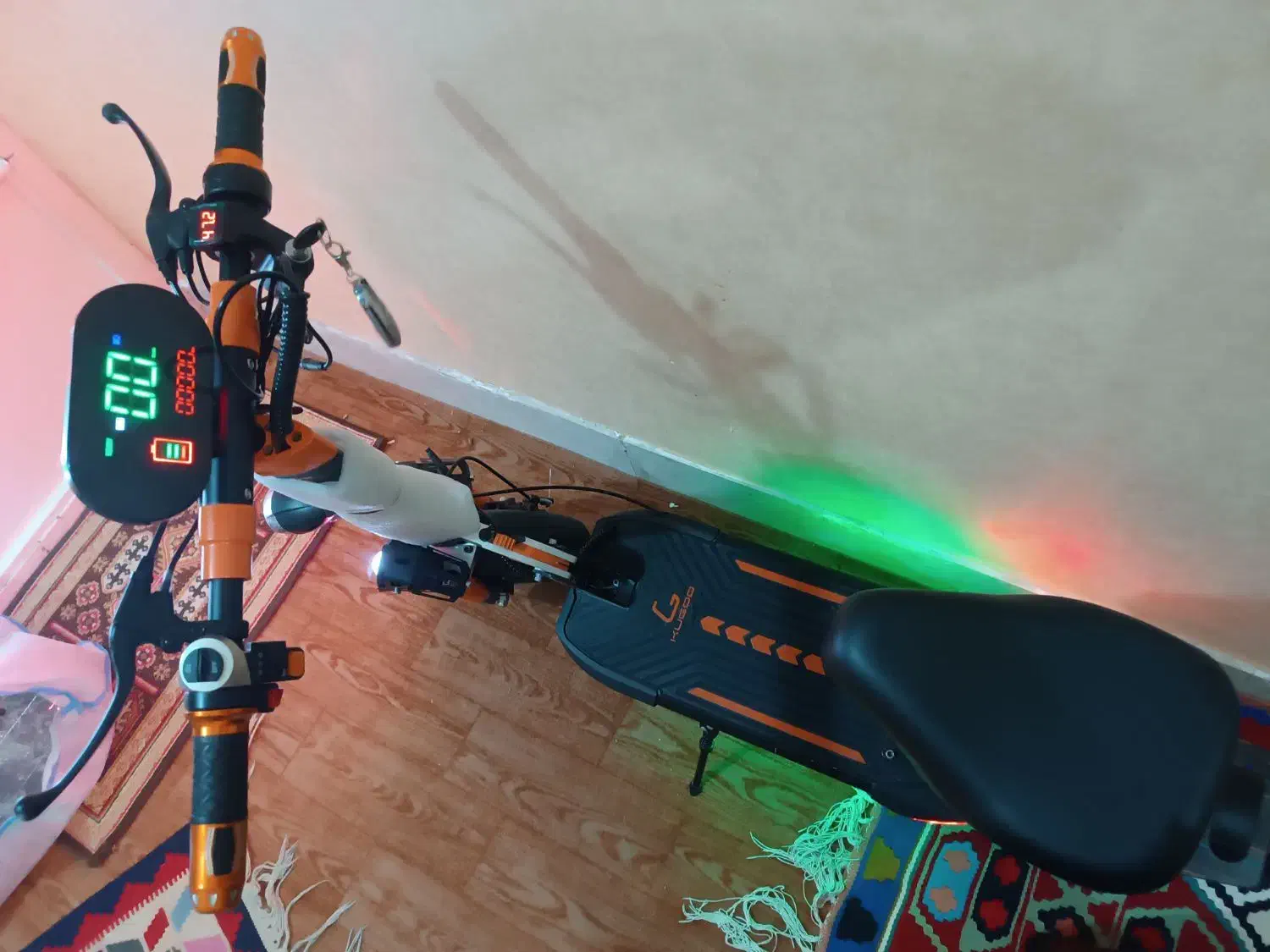 اسکوتر برقی دی مکس در حد نو با قیمت مناسب|دوچرخه، اسکیت، اسکوتر|دوگنبدان, |دیوار