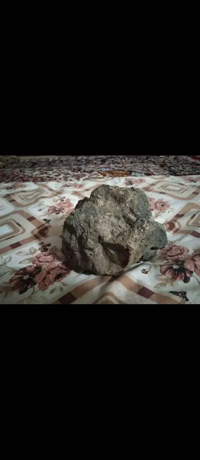 شهاب سنگ|کلکسیون اشیاء عتیقه|تربت جام, جامرود|دیوار