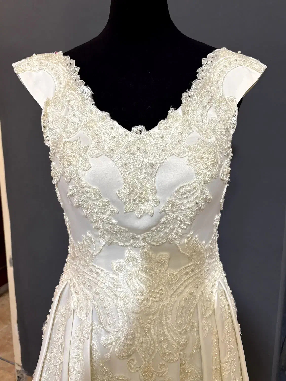 لباس عروس|لباس|رشت, دیلمان|دیوار