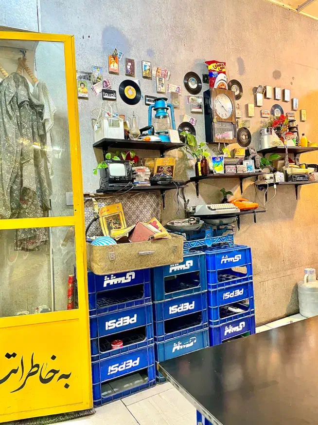 فرکار و نیروی ساده|استخدام خدمات فروشگاه و رستوران|مشهد, چهارچشمه|دیوار