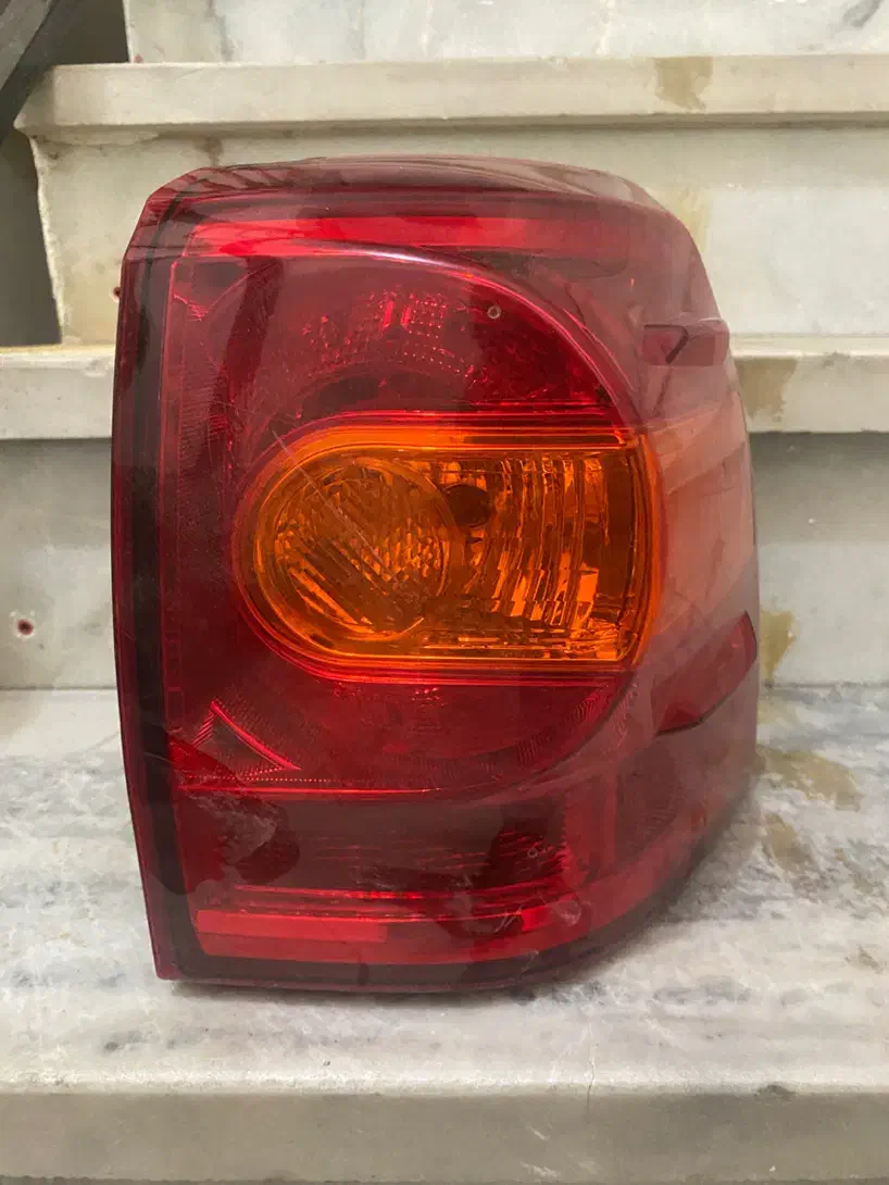 چراغ عقب لندکروز ۲۰۱۳|قطعات یدکی و لوازم جانبی|تهران, آجودانیه|دیوار