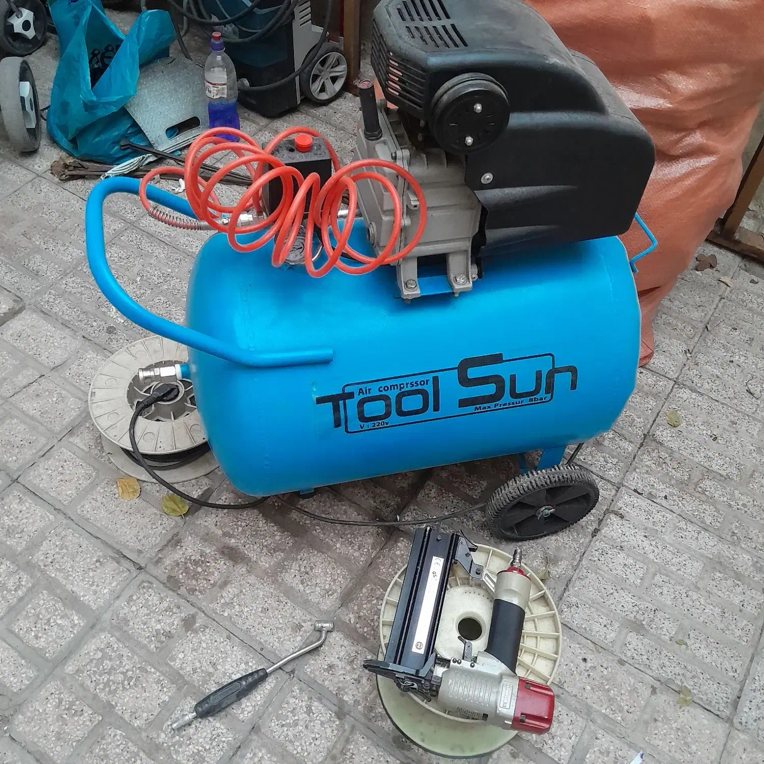 پمپ باد۸۰لیتری،میخکوب بادی،جعبه بکس وآچار و|ابزارآلات|مشهد, گاز|دیوار