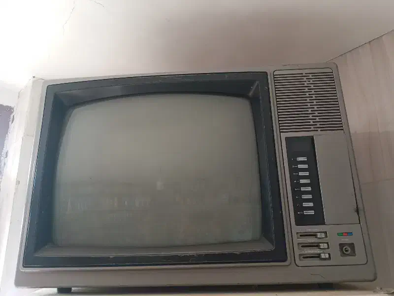 تلویزیون قدیمی|تلویزیون و پروژکتور|قزوین, |دیوار