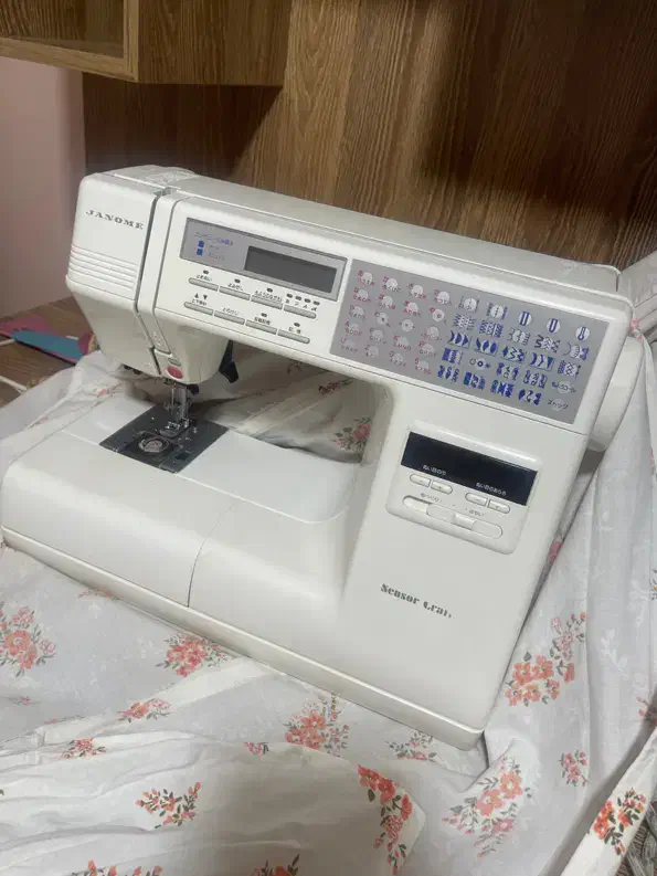 فروش چرخ خیاطی ۷۵۰۵|چرخ خیاطی و ریسندگی|تهران, دریان‌نو|دیوار