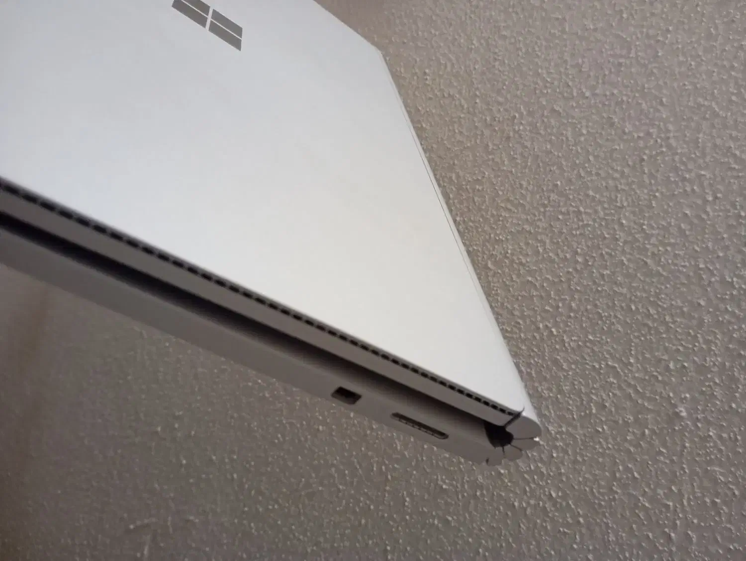 لبتاب سرفیس بوک|رایانه همراه|شیراز, سیاه سنگ|دیوار