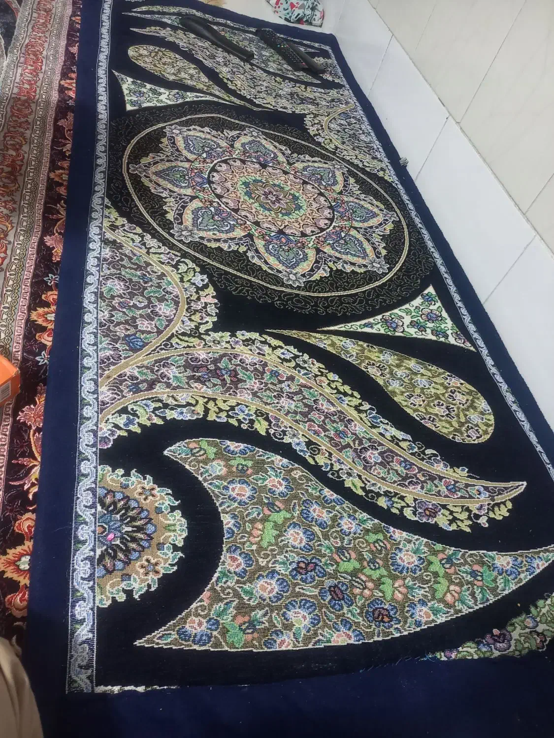 سه عددتشک کناری|رختخواب، بالش، پتو|اصفهان, صدف|دیوار