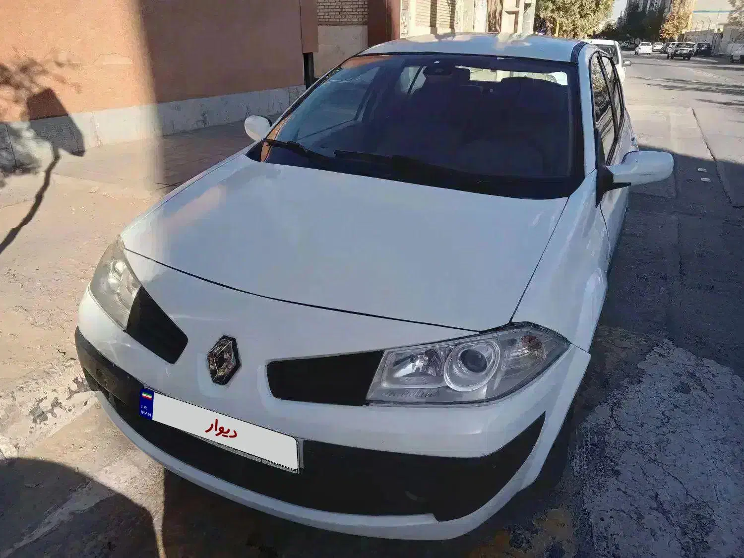 رنو اتومات مگان۲۰۰۰ کم کار مدل۹۰ سند شخصی تمام رنگ|خودرو سواری و وانت|مشهد, حسینآباد|دیوار