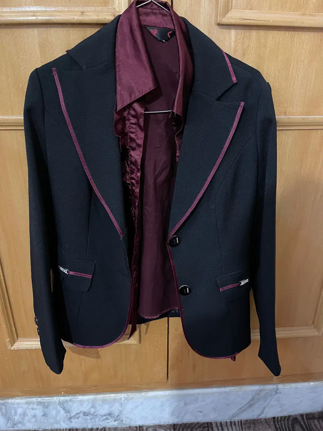 لباس درحد نو|لباس|پیر بکران, |دیوار