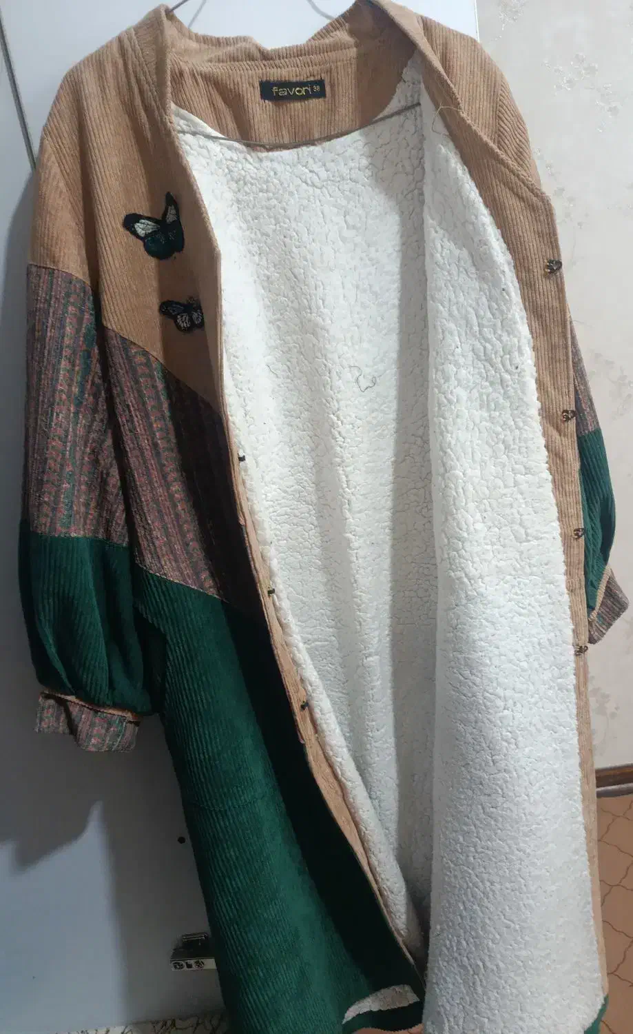 پالتو پشمی|لباس|کاشان, باغ ماجد|دیوار