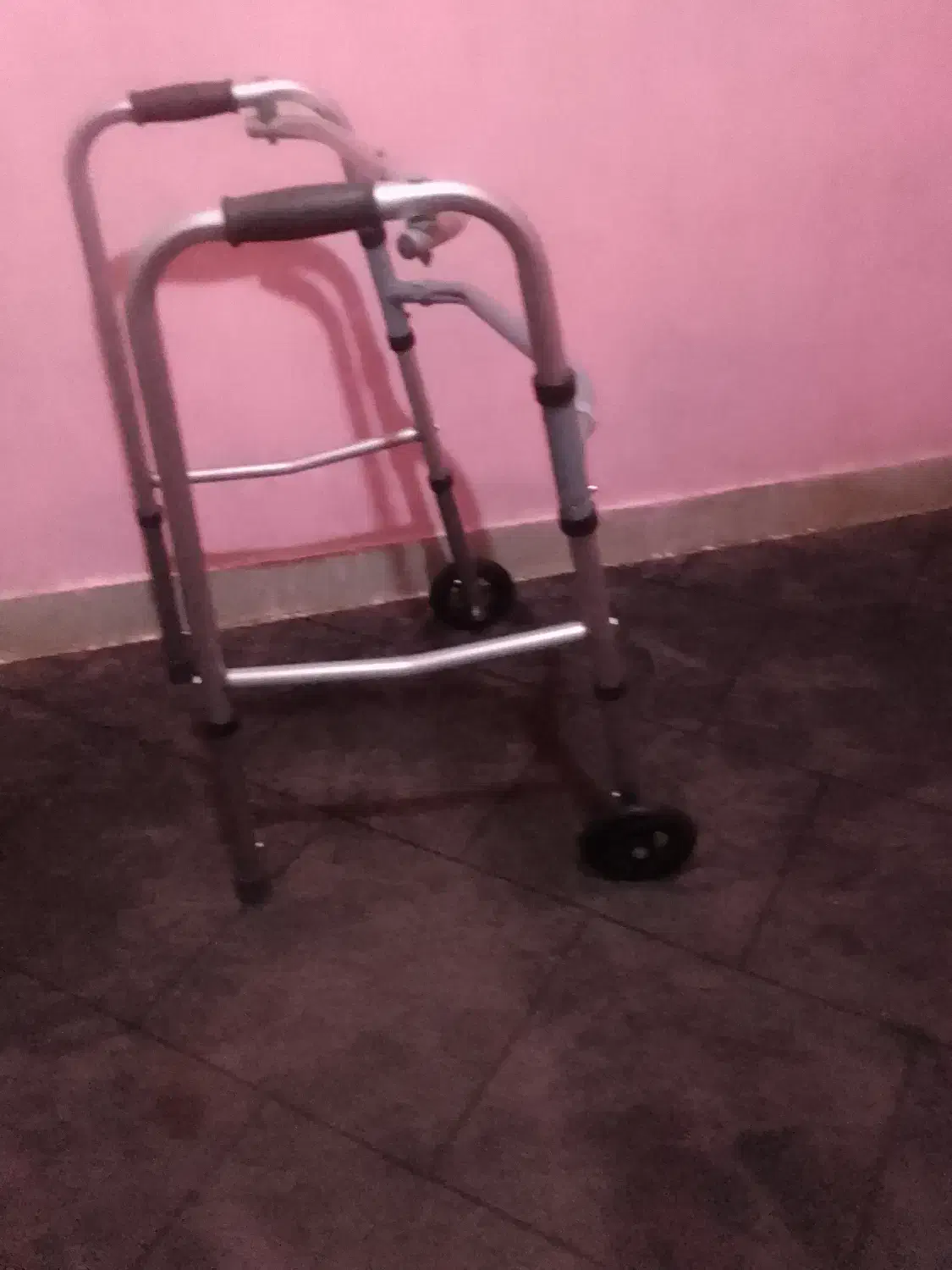 واکر نو|آرایشی، بهداشتی، درمانی|رشت, چله خانه|دیوار