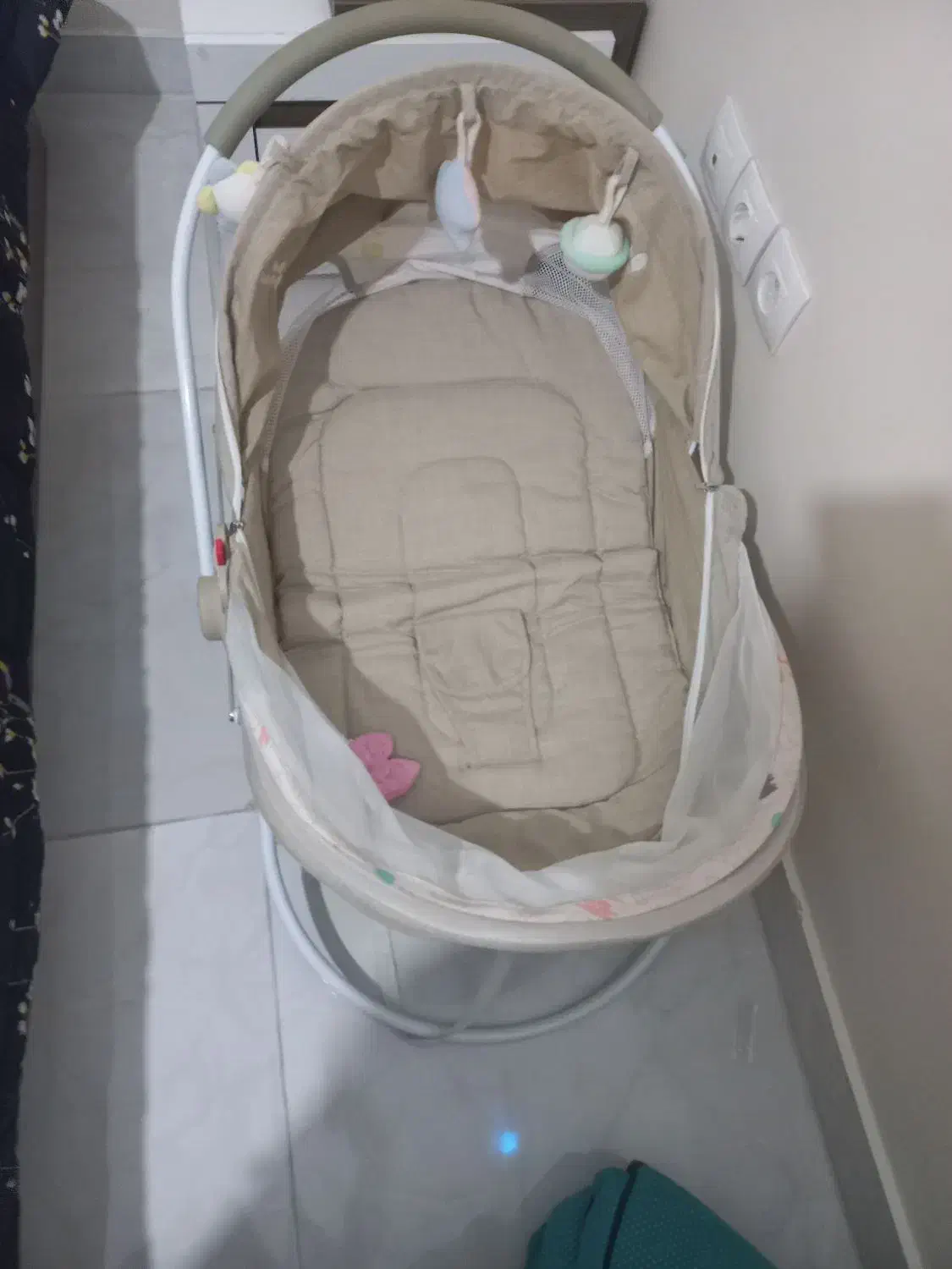 گهواره تاشو ویبره مارک مامالاو|تخت و صندلی بچه|بیرجند, |دیوار