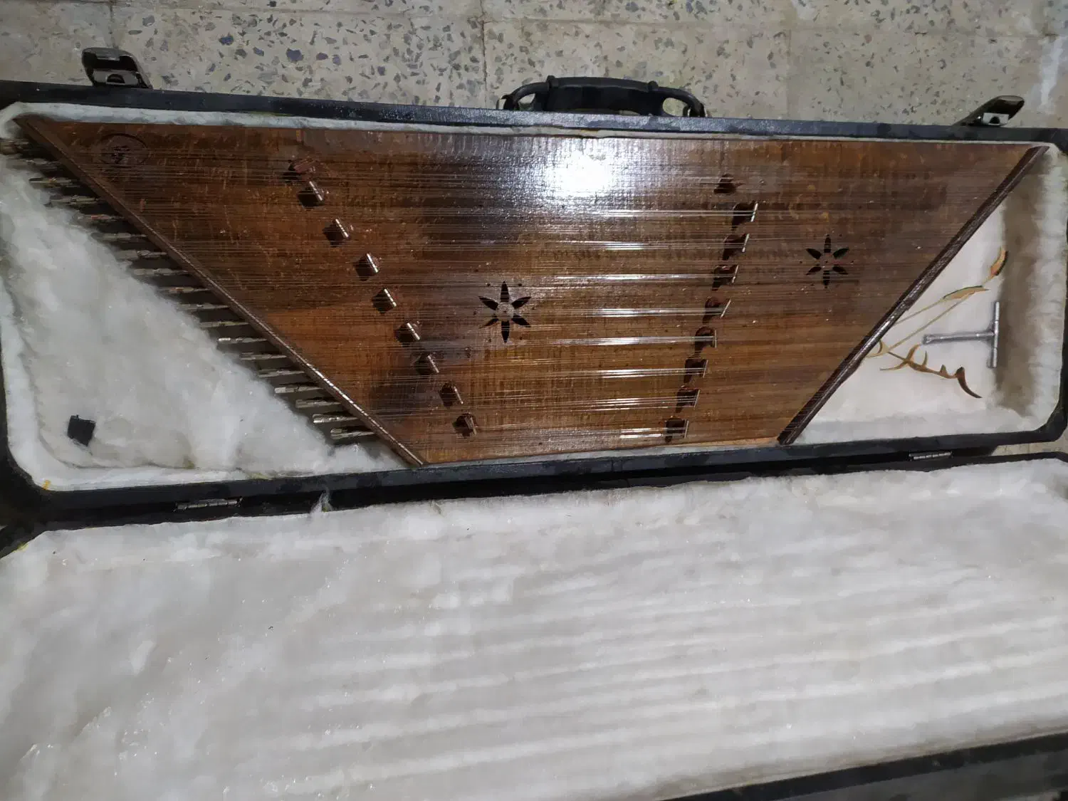 سنتورشاهین|سازهای سنتی|نجفآباد, ویلاشهر|دیوار