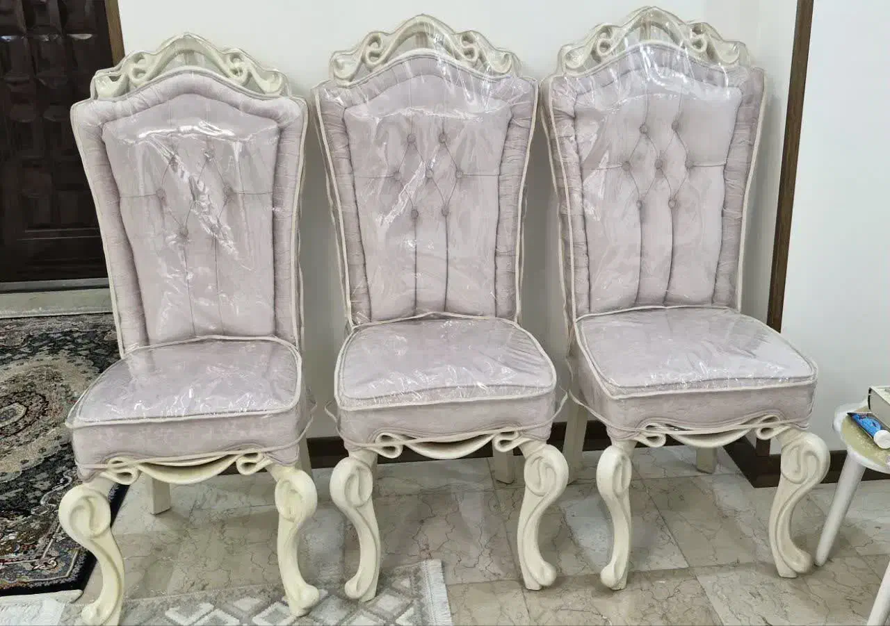 مبل ۷ نفره به همراه ۴ صندلی|مبلمان خانگی و میز عسلی|تهران, فدک|دیوار