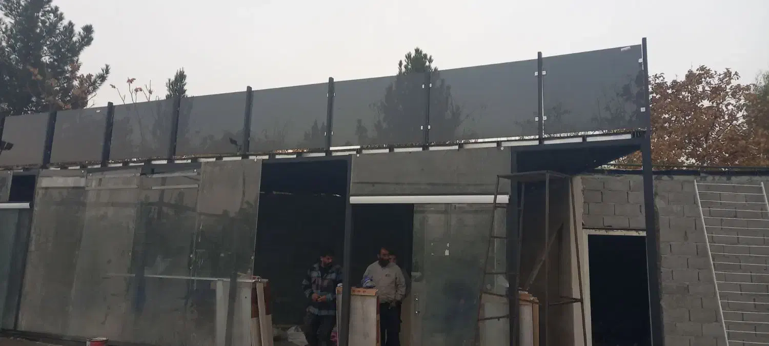 شیشه سکوریت اقساط بلند مدت|خدمات پیشه و مهارت|قم, نخودی|دیوار