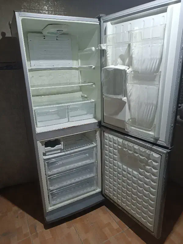 یخچال سالم و بشرط|یخچال و فریزر|اقبالیه, |دیوار