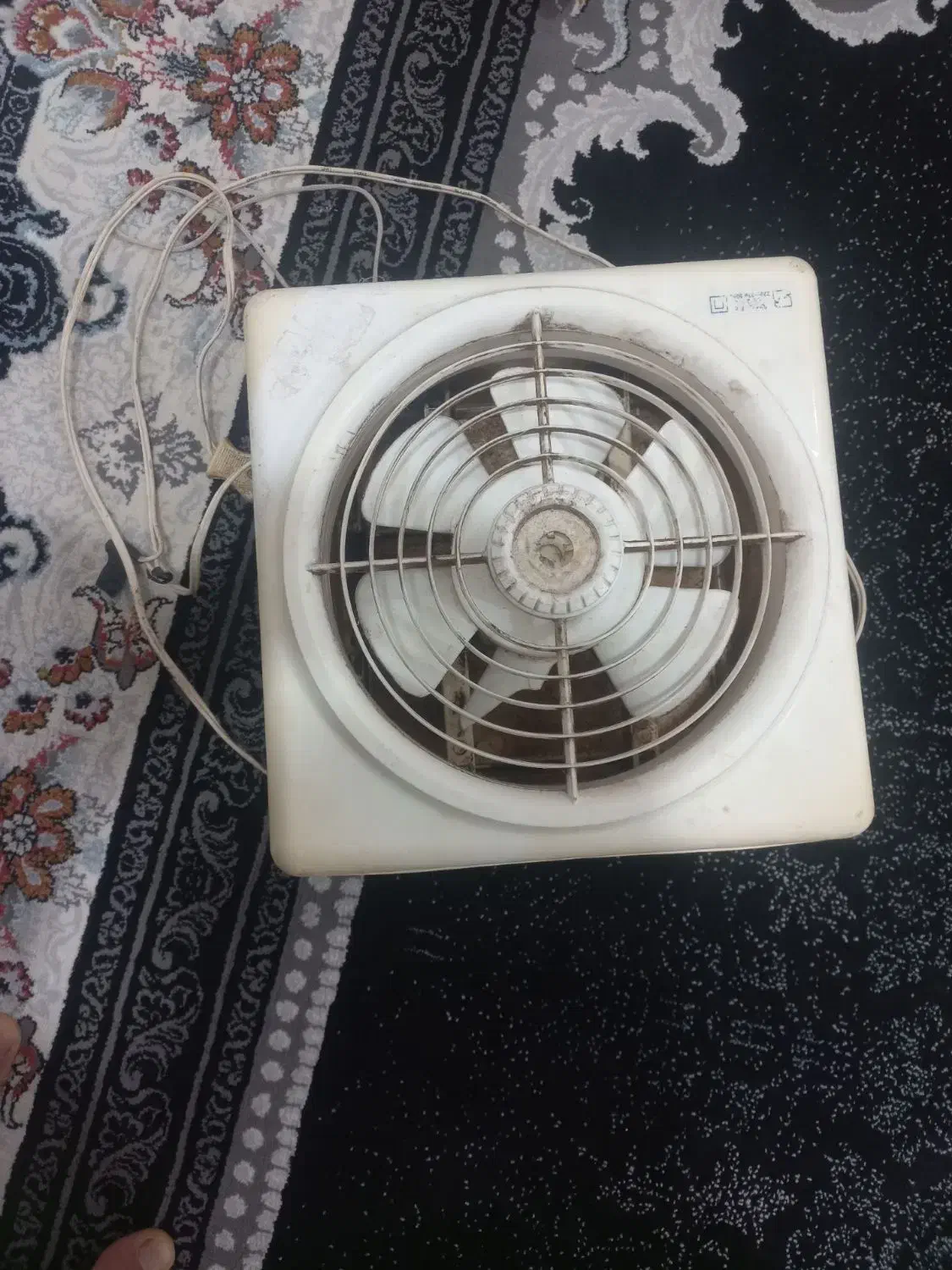 هواکش و ی چراغ خواب|پنکه و تصفیه‌کنندهٔ هوا|رشت, کوی فکوری|دیوار